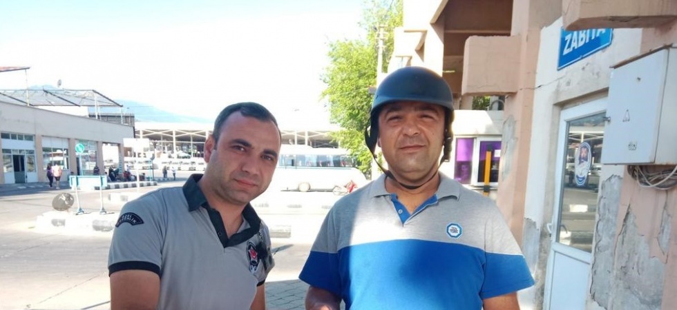 Manisa Büyükşehir, parklarda unutulan eşyaları sahiplerine teslim etti