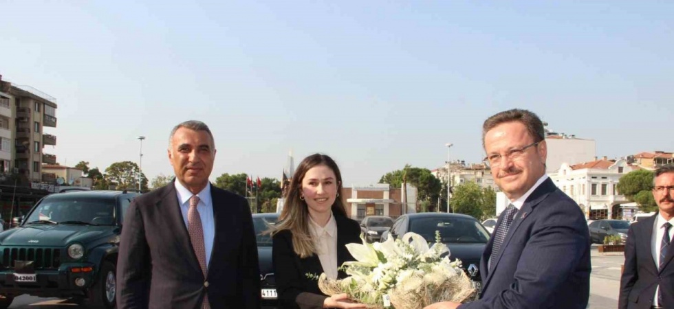 Manisa Valisi Enver Ünlü göreve başladı