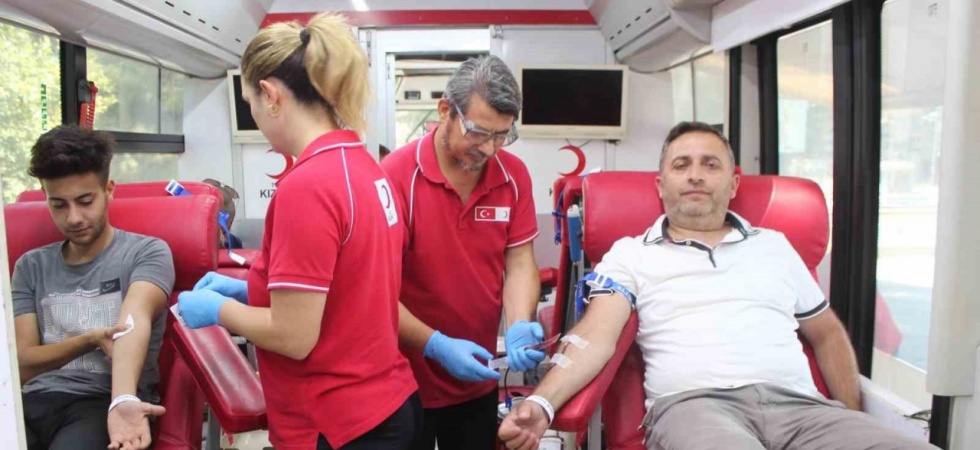 Vatandaşlar hayat kurtarmak için kan verdi