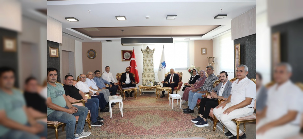 Yunusemre’de işçilerin yüzünü güldüren zam