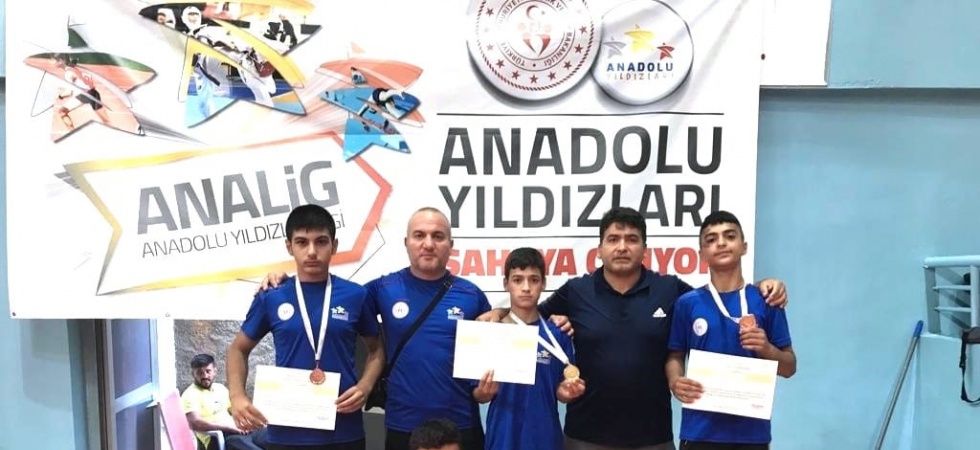Yunusemreli güreşçiler, Yozgat’tan 3 madalya ile döndü