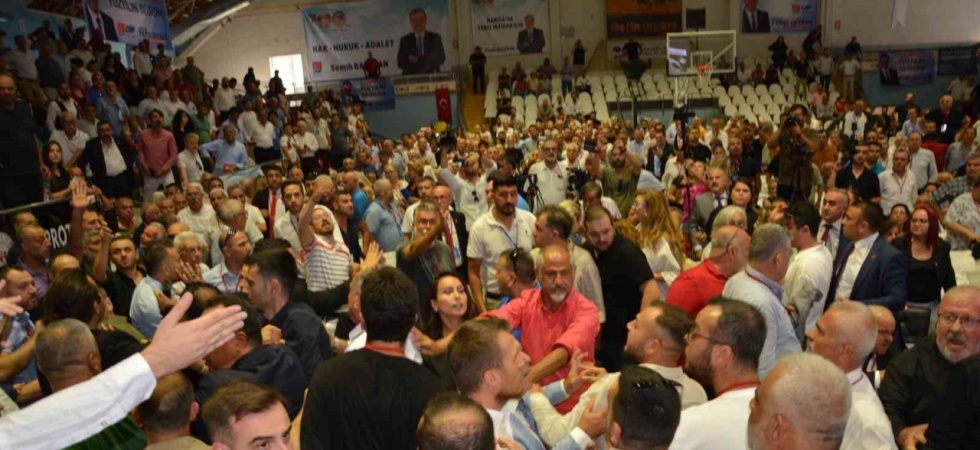 CHP Manisa İl Kongresi’nde arbede