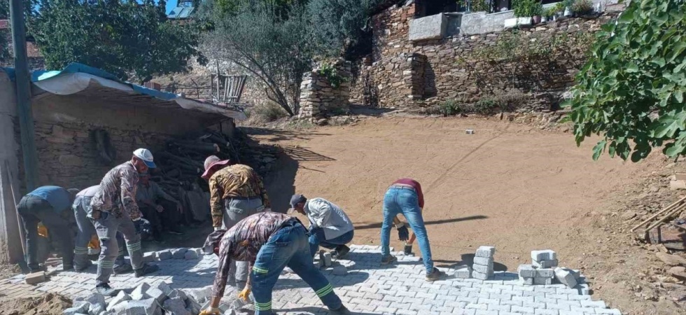 Hacıhıdır Mahallesinde yollara kilit parke taşı döşendi