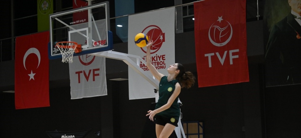 Manisa Büyükşehir Belediyespor Voleybol Takımı, yeni sezon hazırlıklarına devam ediyor