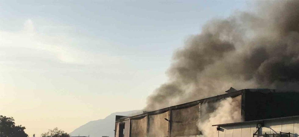 Manisa’daki atık depolama tesisndeki yangın kontrol altında