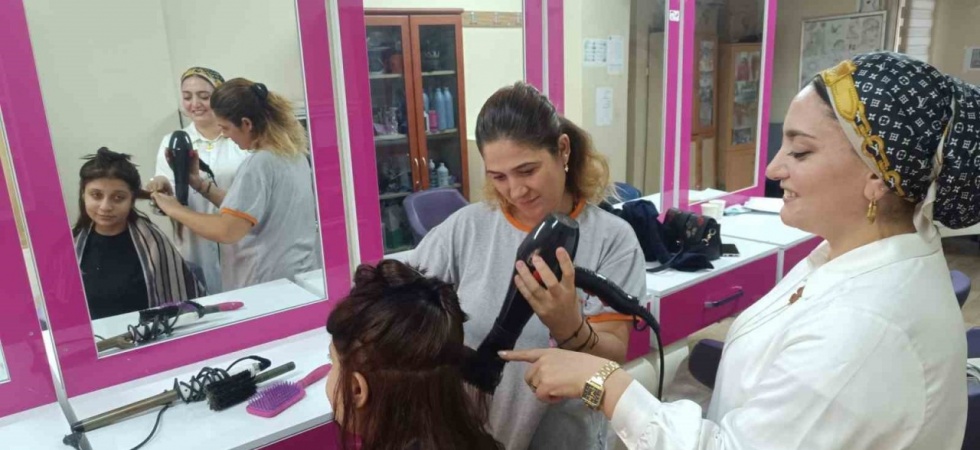 Şehzadeler Halk Eğitim Merkezi yeni ustalar yetiştiriyor