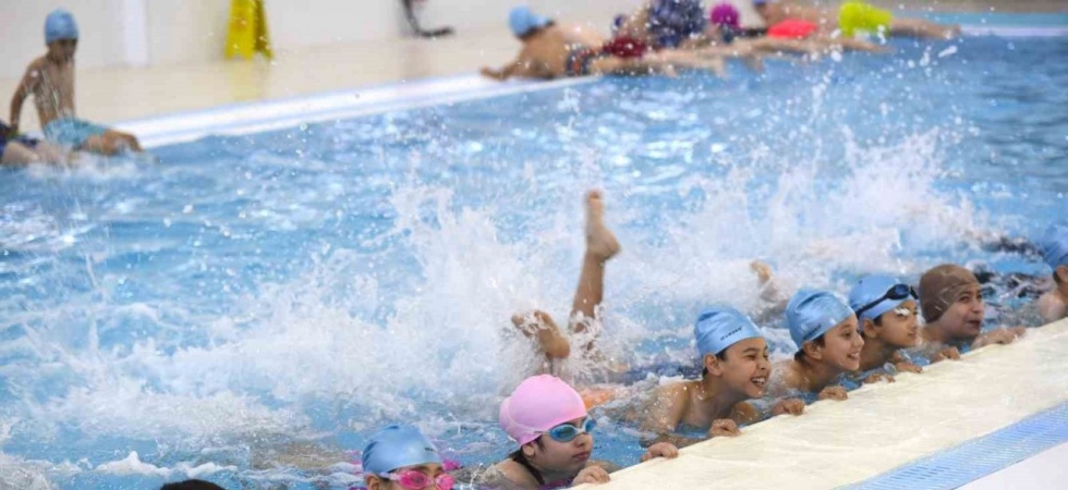 Yunusemre’de kış yüzme kursu başlıyor