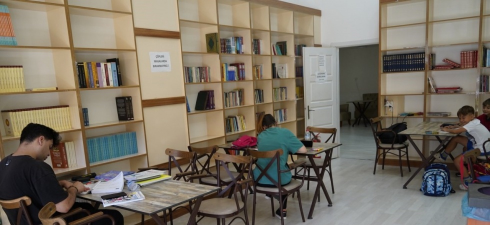 Yunusemre’de kütüphaneler yoğun ilgi görüyor