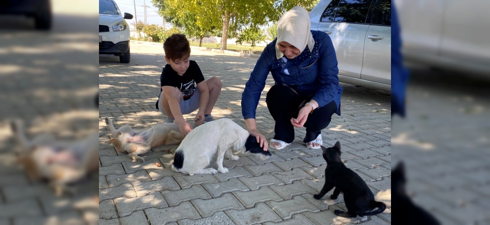 Kendi küçük sevgisi büyük