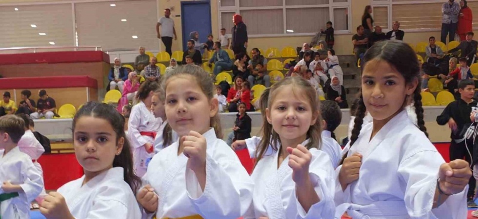 Manisa BBSK Karate Takımı yine zirvede
