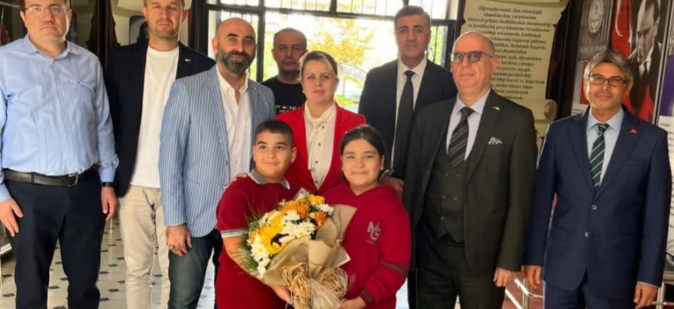 Türk Kızılayı Manisa’da Dünya Kız Çocukları Gününü Unutmadı