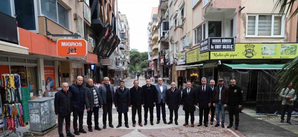 Çimentepe Caddesi esnaflarından Başkan Çelik’e hizmet teşekkürü