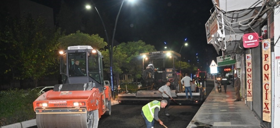 Gece gündüz çalışılarak asfalt çalışmalarını tamamladılar