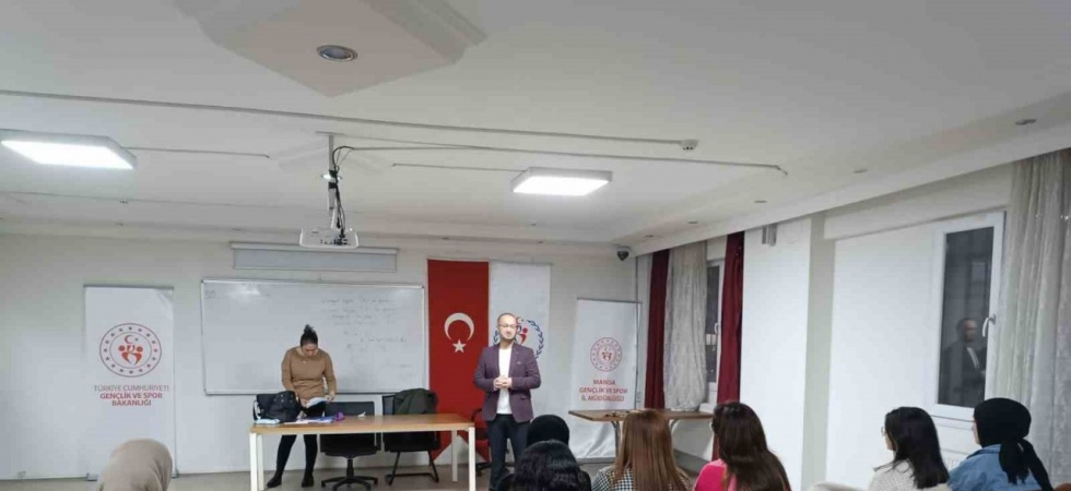 Sarıgöl Halk Eğitim Merkezi kursları ilgi görüyor