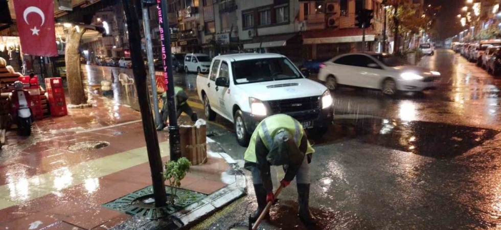 Büyükşehir ve MASKİ yağış boyunca çalıştı olumsuzluklar önlendi