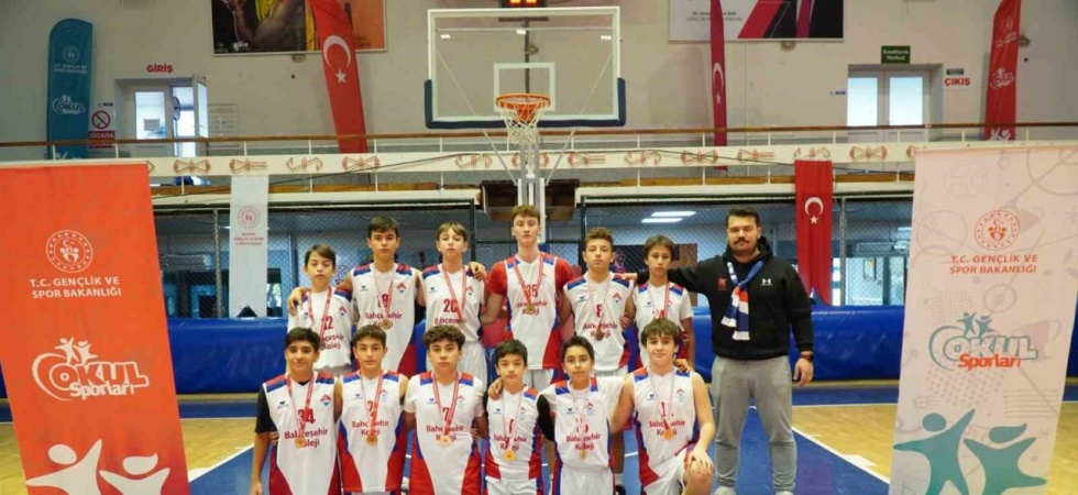 Manisa Okul Sporları Yıldızlar Basketbol İl Birinciliği müsabakaları sona erdi