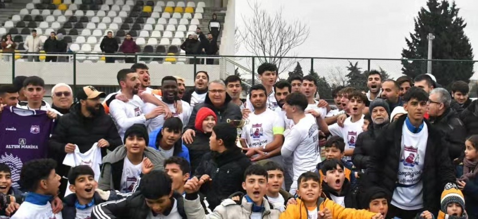 Yuntdağspor ve Horozköyspor’un Şampiyonluk Kupaları Başkan Çerçi’den