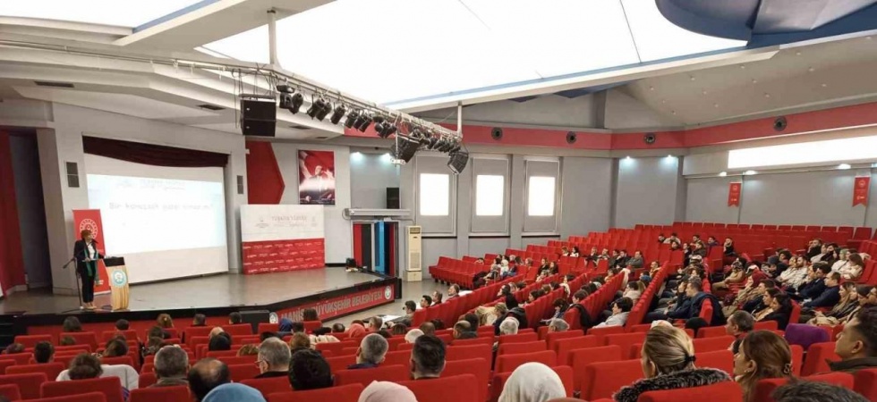 Manisa’da ’Aile İçi İletişim’ söyleşisi