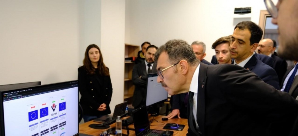 TÜBİTAK Başkanı Prof. Dr. Mandal’dan Manisa CBÜ Teknokent’te inceleme