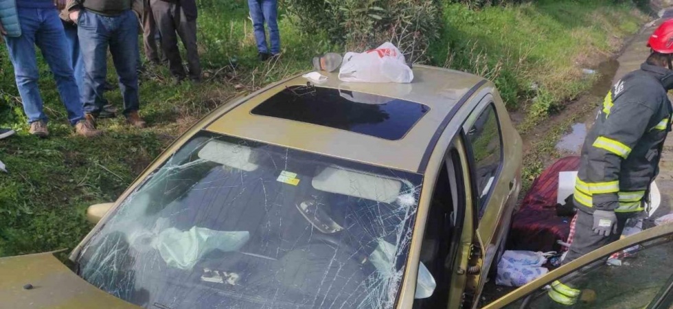 Manisa’da otomobil menfeze çarptı: 2 ağır yaralı