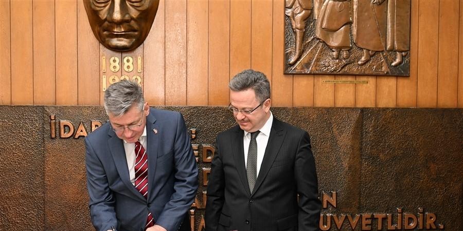 Vali Ünlü Başkonsolos Shröer’le bilgi alışverişinde bulundu