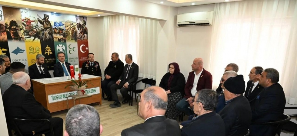 Vali Ünlü, şehit aileleri ve gazi derneklerini ziyaret etti
