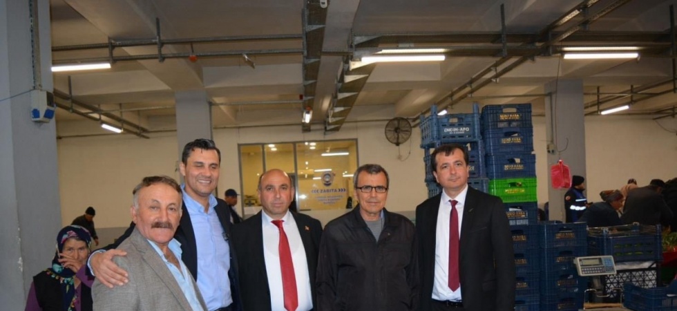 Başkan Akdeniz pazarcı esnafını dinledi