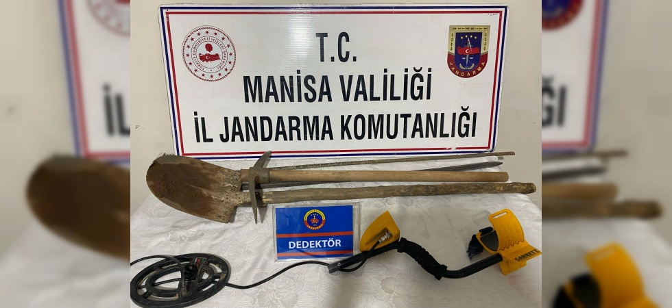 Defineciler suçüstü yakalandı