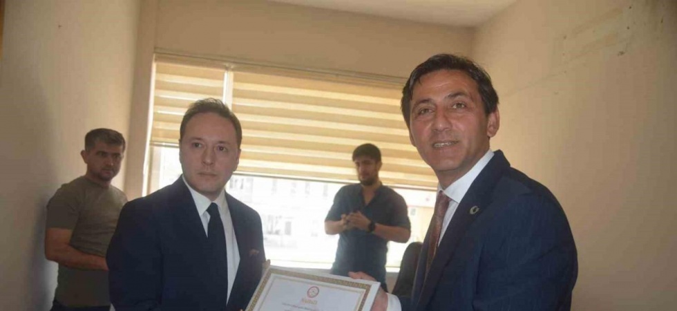 YRP’den Manisa’da belediye kazanan tek isim olan Daban göreve başladı