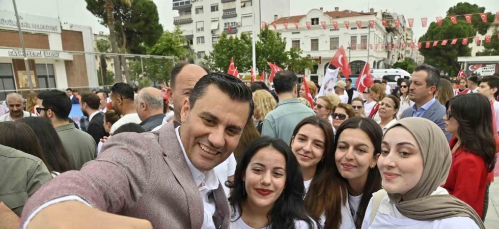 Başkan Zeyrek 19 Mayıs kutlamalarına katıldı