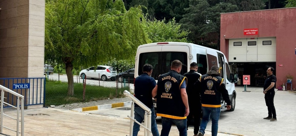 Manisa’da aranan şahıslar polisten kaçamadı: 24 tutuklama