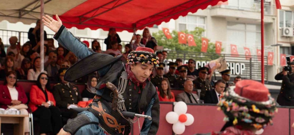 Manisa’da genç sporcuların gösterileri ilgi gördü