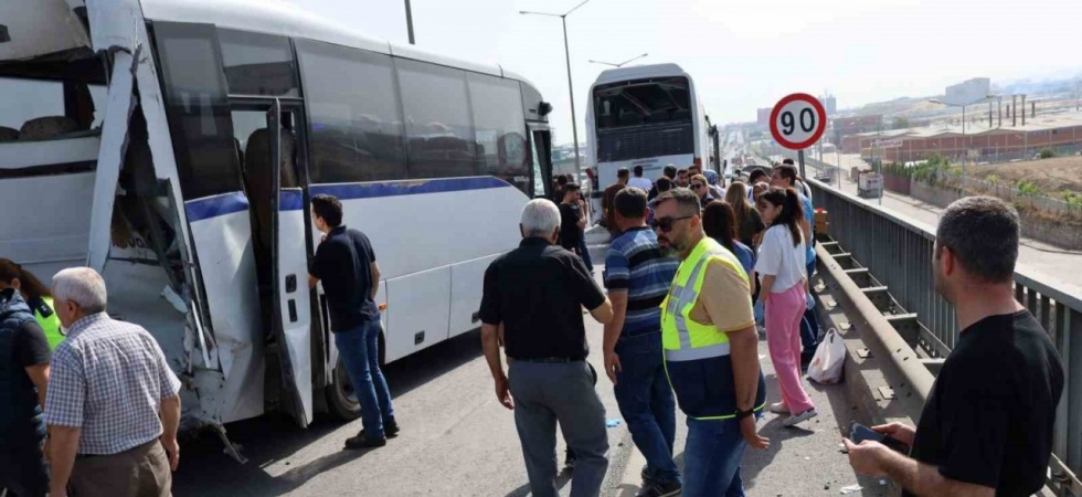 Turgutlu’da işçi servisleri kaza yaptı: 35 işçi yaralandı