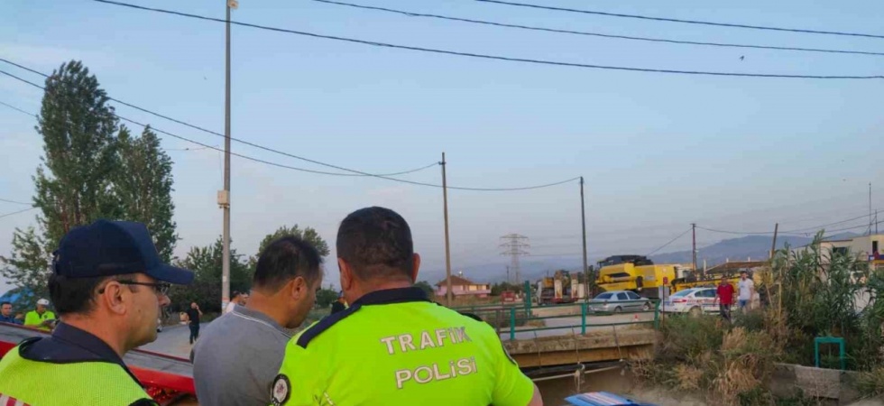 Turgutlu’da jandarma aracı sulama kanalına uçtu
