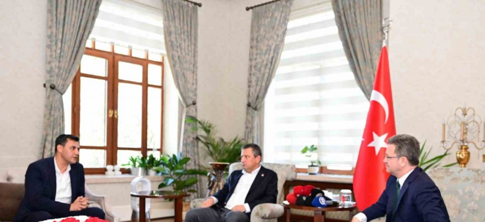 CHP Genel Başkanı Özgür Özel, Manisa’da ziyaretlerde bulundu