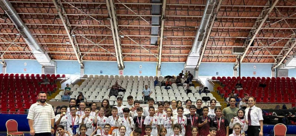Manisa BBSK karate takımı il şampiyonu oldu