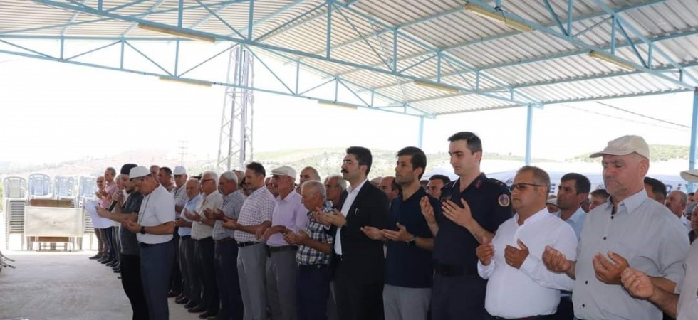 Selendililer yağmur duasına çıktı
