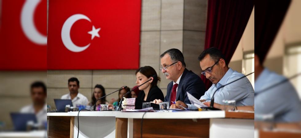 Yunusemre Belediye Meclisi vefat eden Güzgülü’nü andı