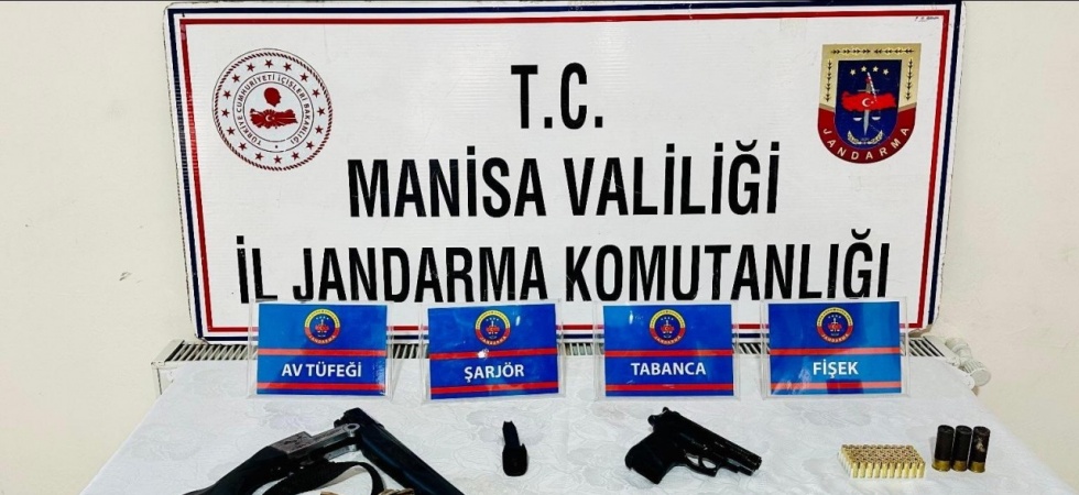 Manisa’da ikametten ruhsatsız tabanca ve tüfek çıktı