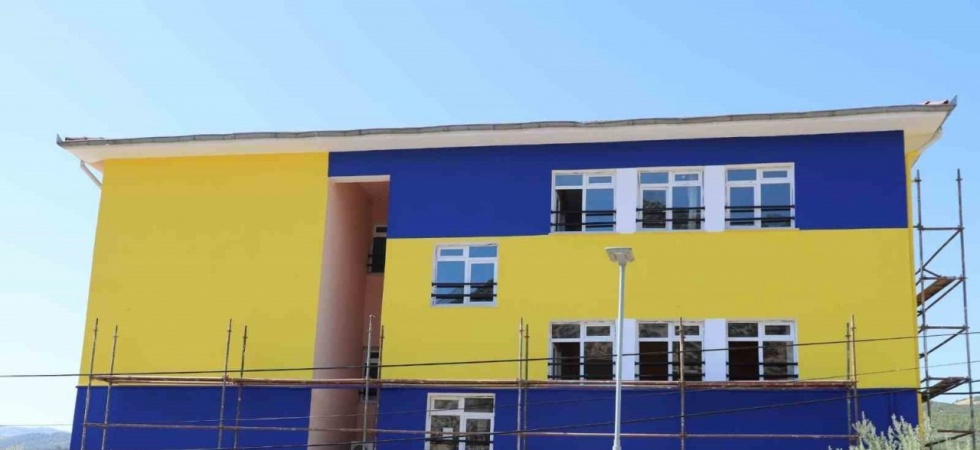 Manisa’da miniklere sarı lacivert destek