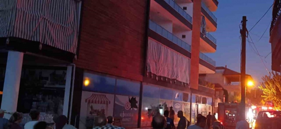 Sarıgöl’de çıkan yangında bir market küle döndü