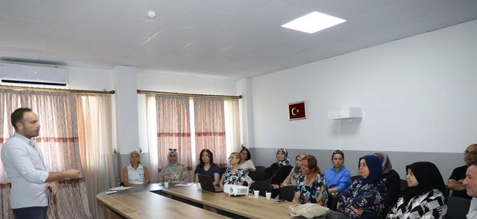 Şehzadeler Engelsiz Yaşam Merkezi’nde velilerle toplantı yapıldı