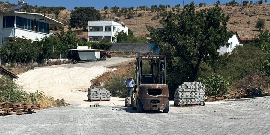 Yunusemre Belediyesinden Bağyolu Mahallesine parke taşı hizmeti