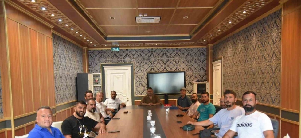 Yunusemre Belediyesporda futbol antrenörleri yeni sezon rotasını belirledi