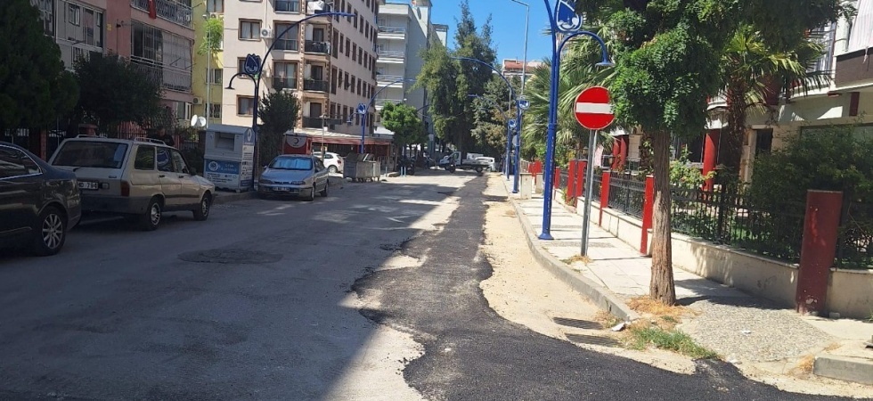 Yunusemre’de bozulan yollar yenileniyor