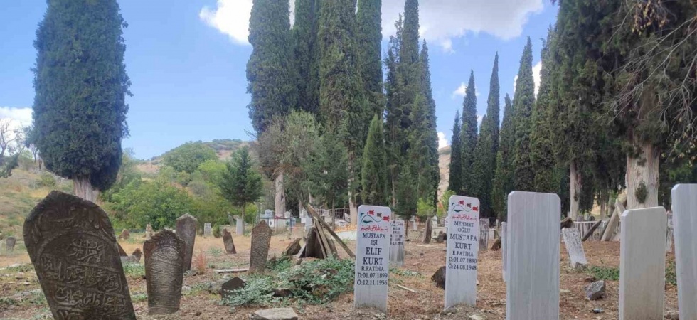 Eski Gördes mezarlık olarak kullanılıyor