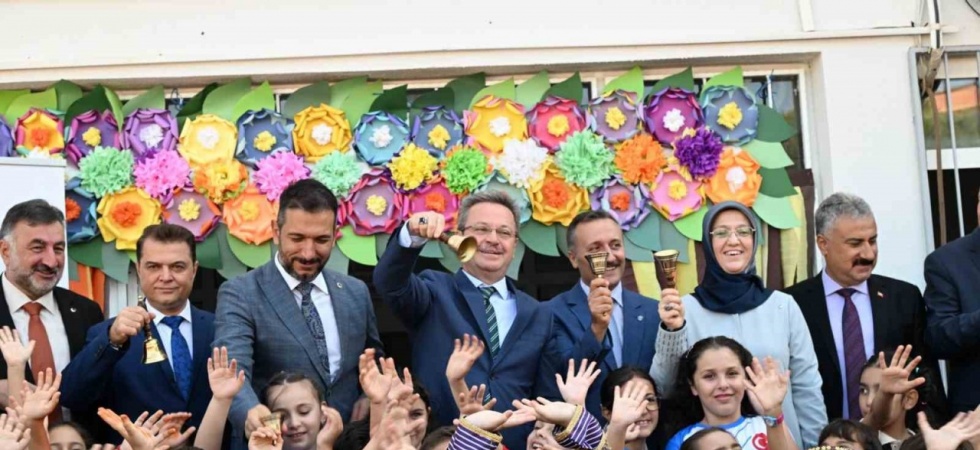 İlk ders zili Vali Ünlü’den