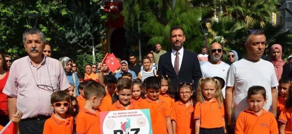 Manisa’da ’Mini Mini Birler Alayı’