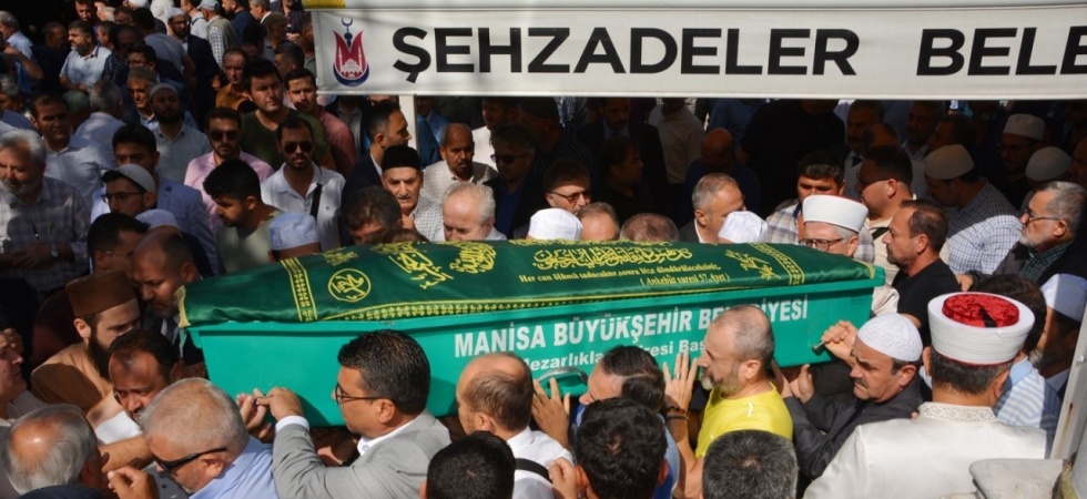 Müftü Ceyhan son yolculuğuna uğurlandı