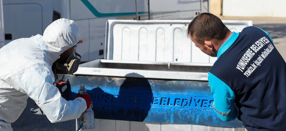 Yunusemre’de konteynerler dezenfekte ediliyor